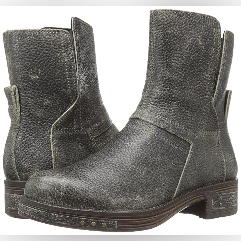 NWOT Caterpillar CAT Pixley Chelsea Leather Boot